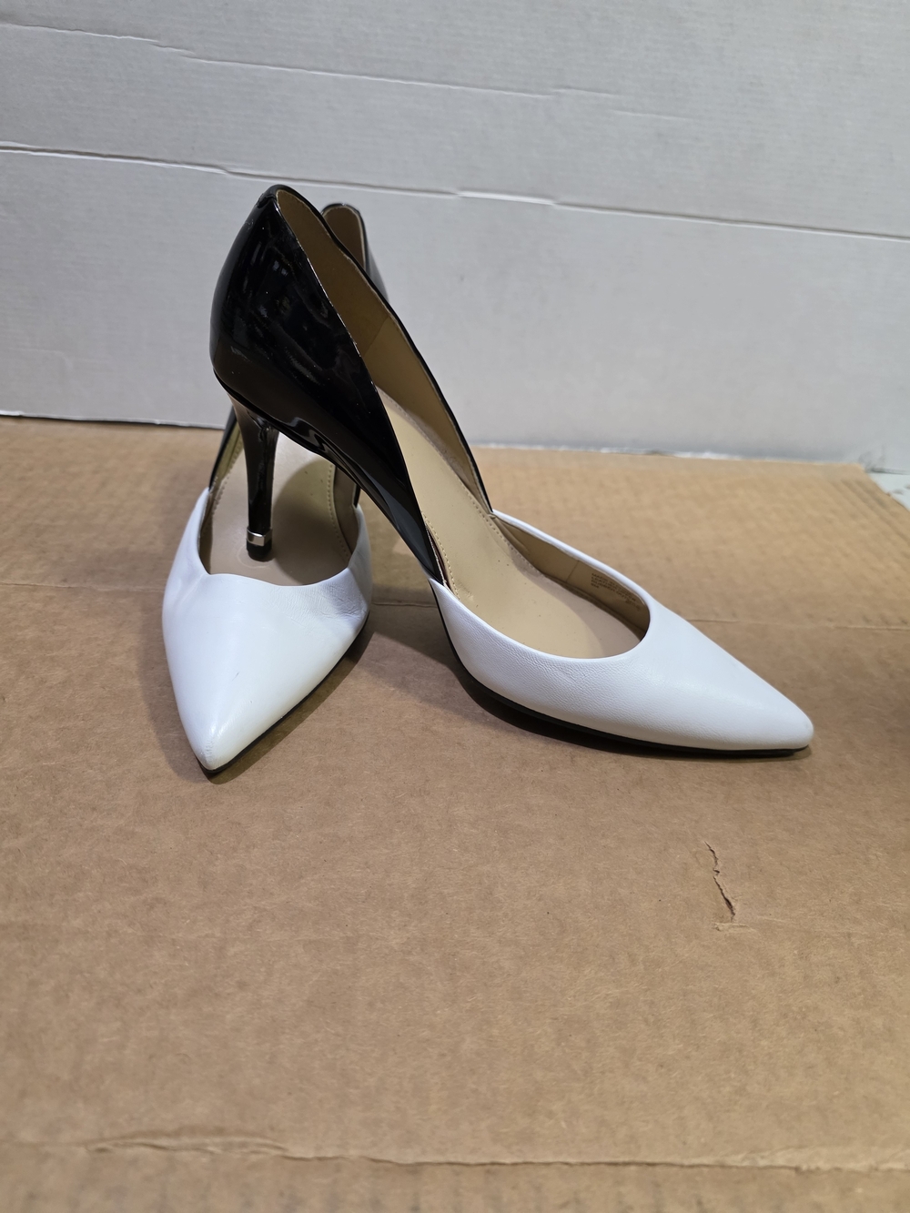 Michael Kors Leathet White and Black Pointed Toe Stiletto Pump Dress Heels